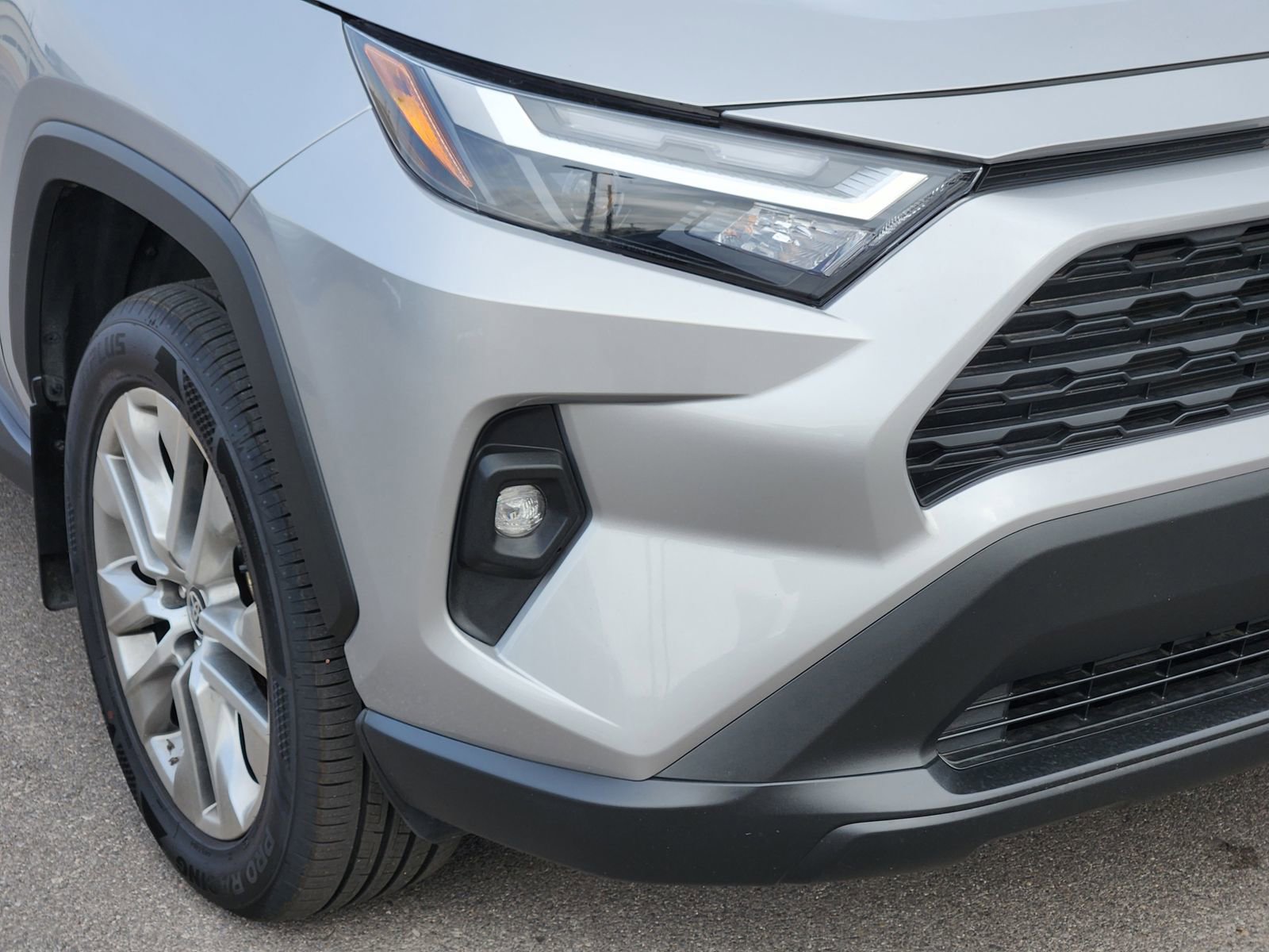 Used 2023 Toyota RAV4 XLE Premium image 10