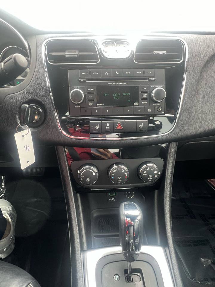 Used 2014 Chrysler 200 Limited FWD image 15