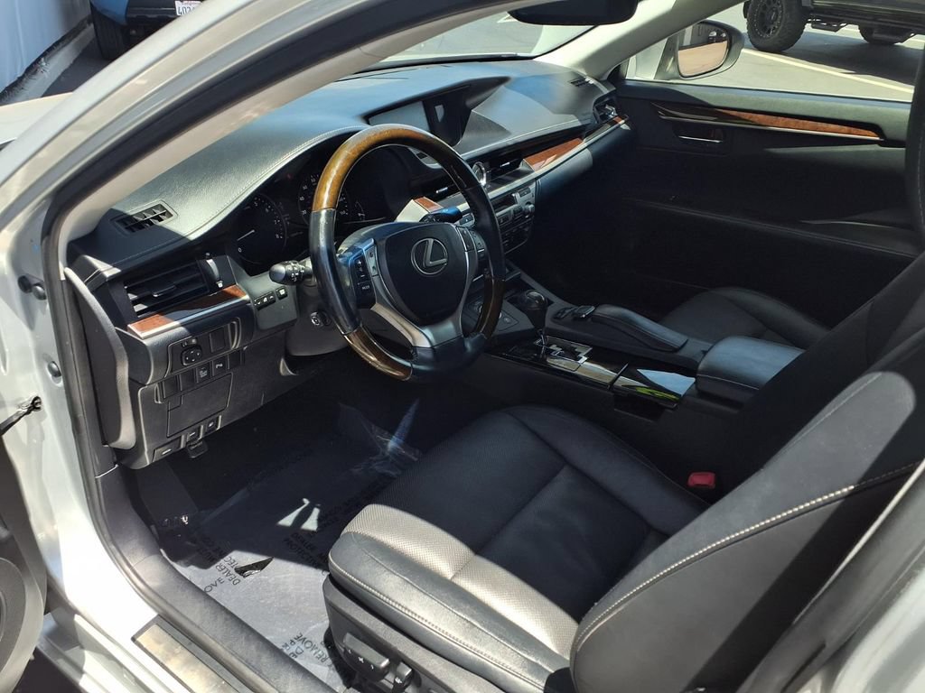 Used 2015 Lexus ES 350 w/ Premium Package FWD image 17