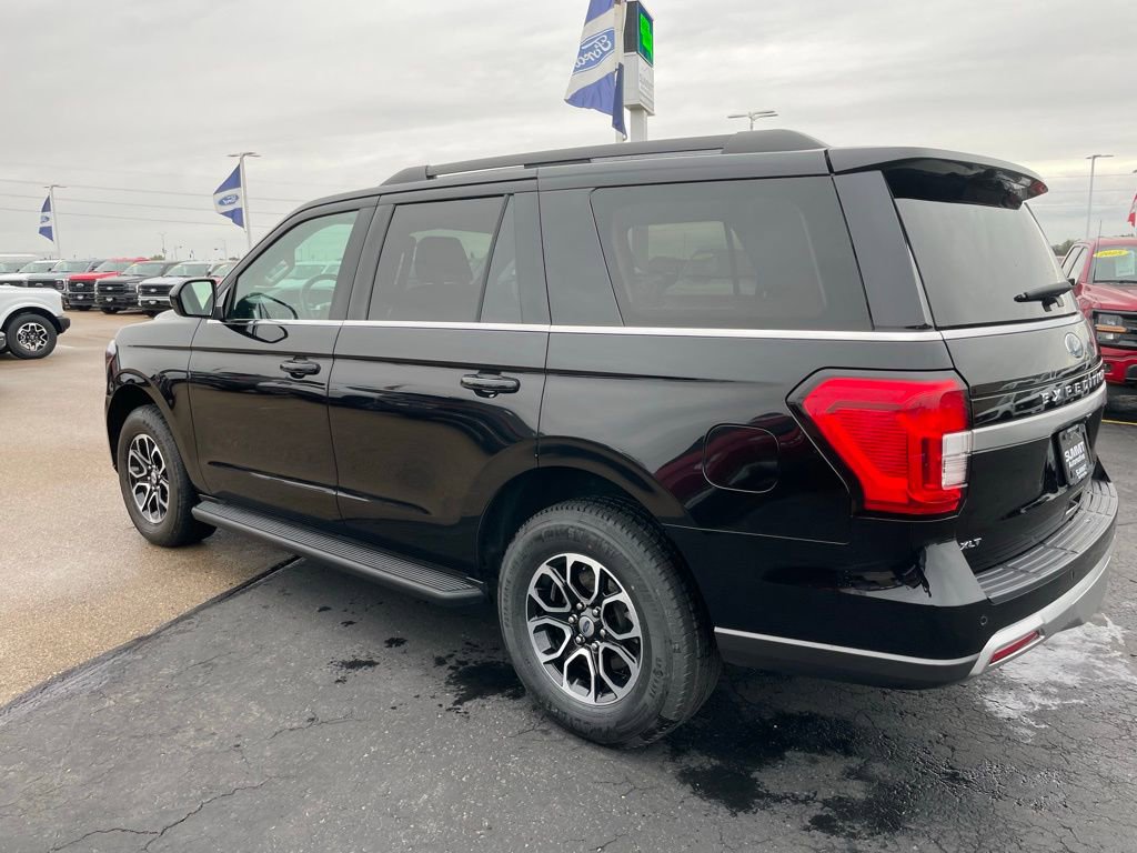Used 2024 Ford Expedition XLT image 5