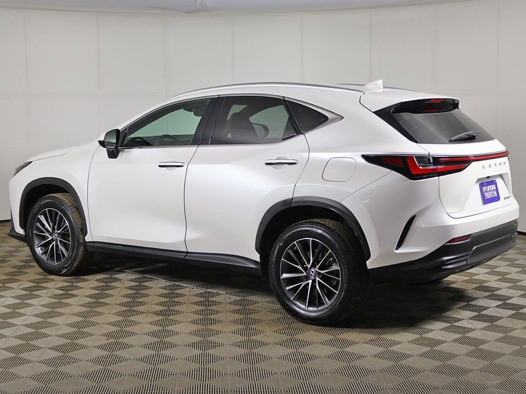 Used 2022 Lexus NX 250 FWD image 9