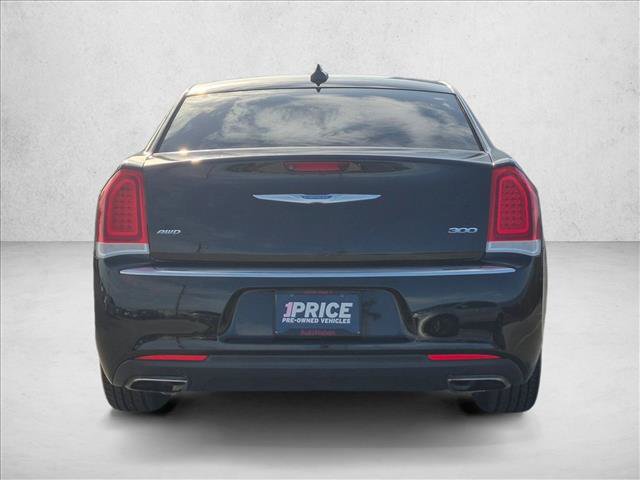 Used 2019 Chrysler 300 Limited AWD/4WD image 7