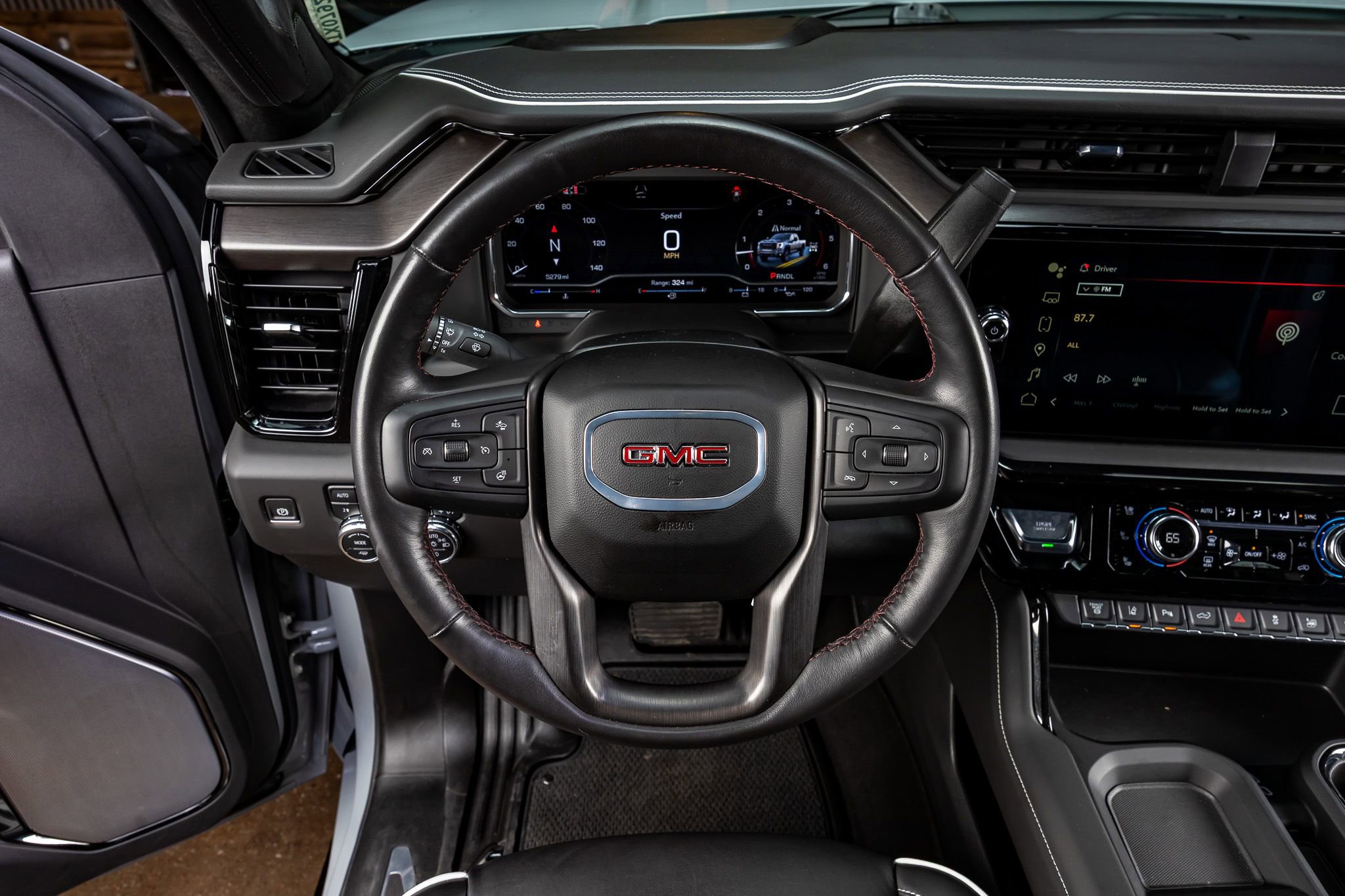 Used 2025 GMC Sierra 2500 AT4X image 18