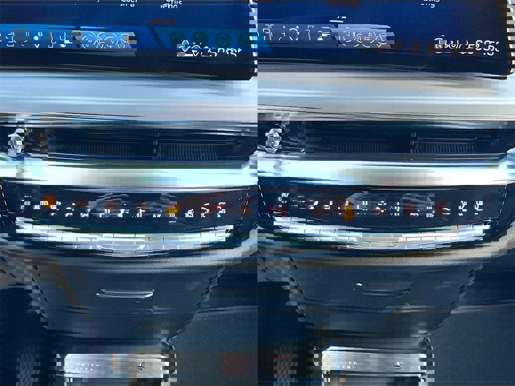 New 2026 Cadillac Lyriq Luxury image 15