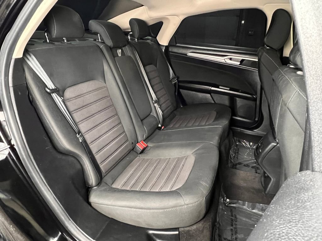 Used 2020 Ford Fusion SE image 26