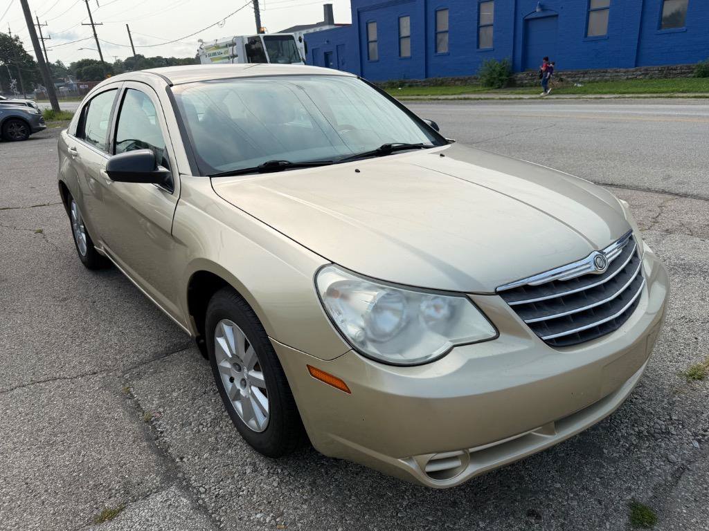 Used 2010 Chrysler Sebring Touring FWD image 3
