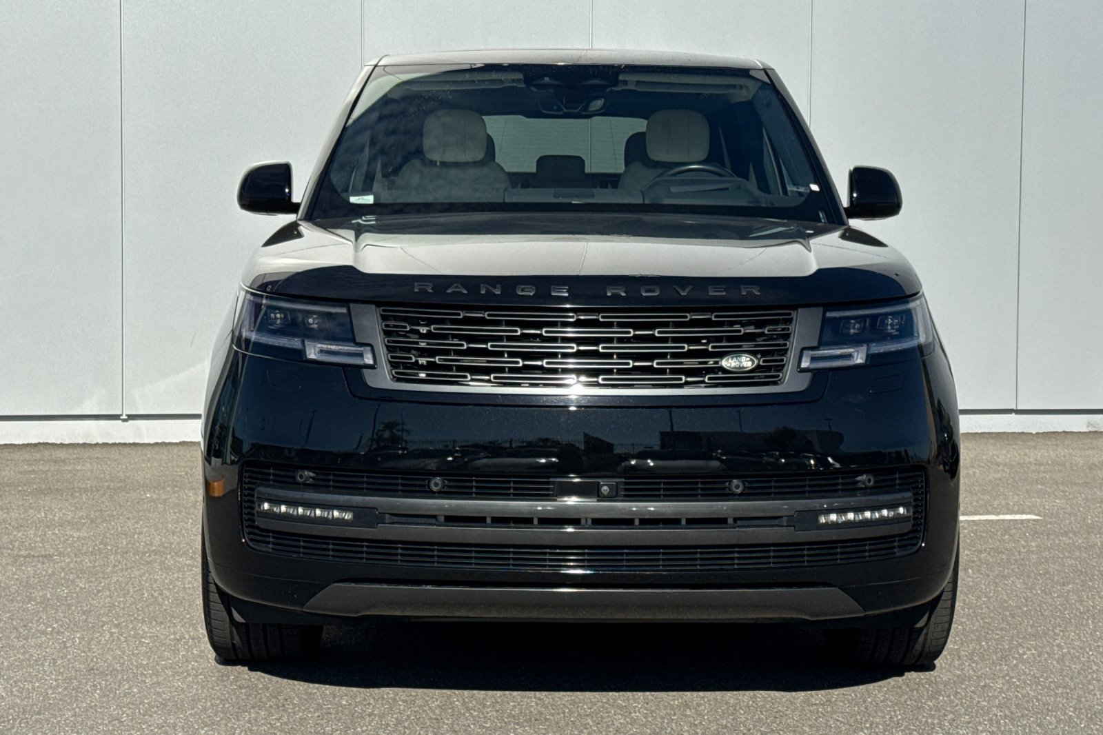 Certified 2025 Land Rover Range Rover SE AWD/4WD image 8