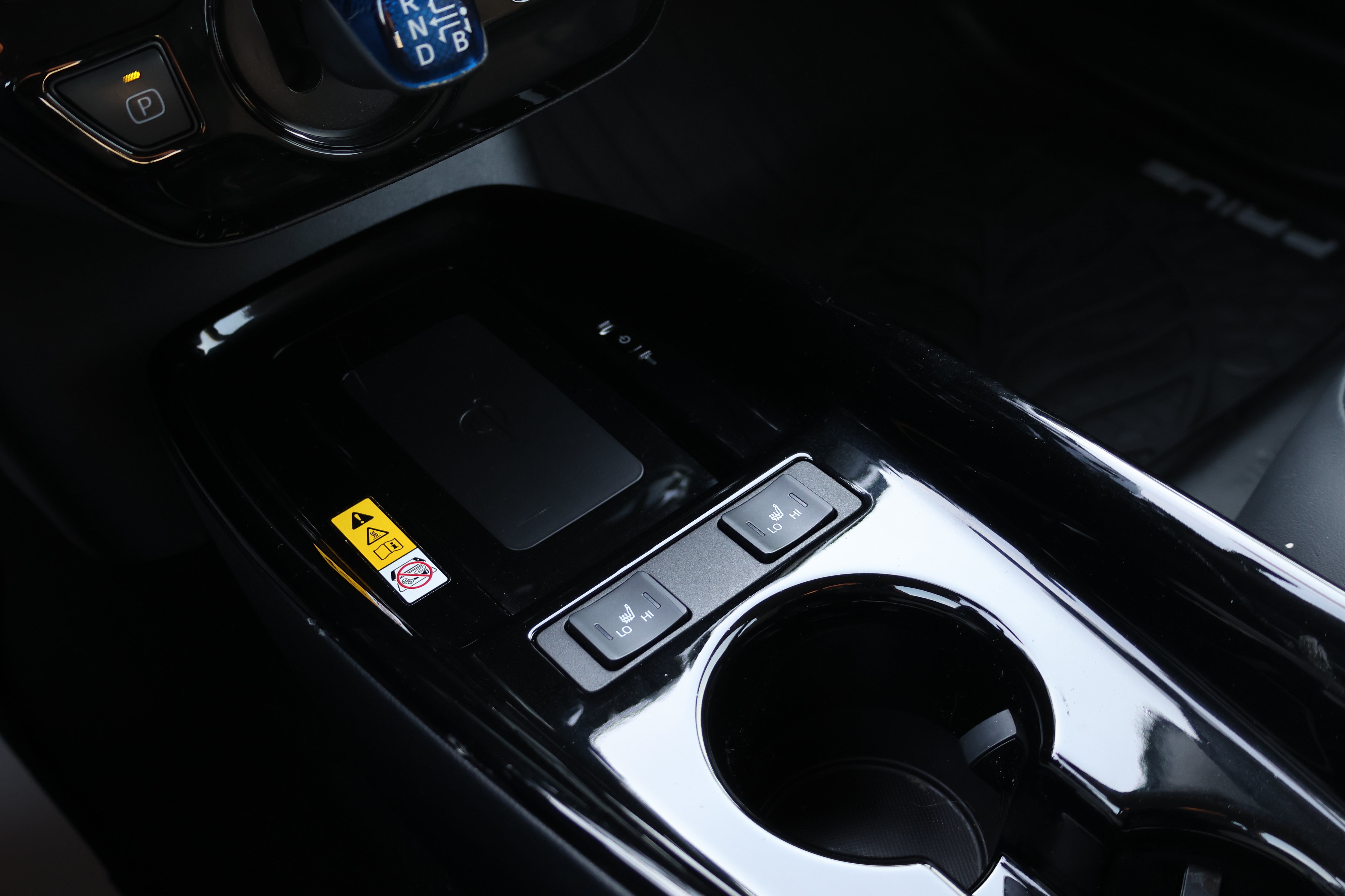 Certified 2020 Toyota Prius XLE AWD/4WD image 32