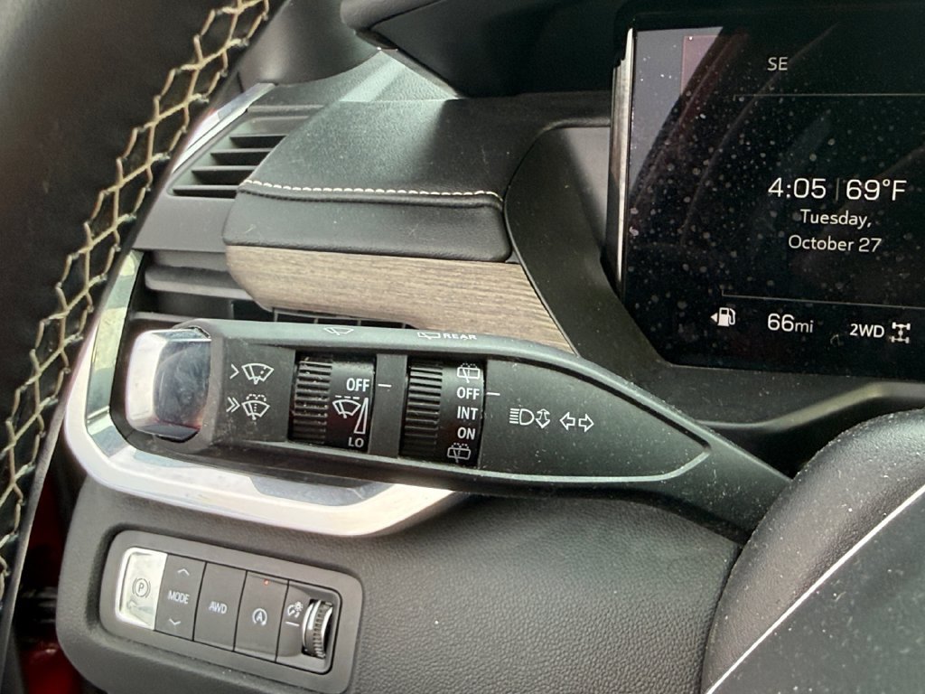 Used 2025 GMC Acadia Denali w/ LPO, Floor Liner Package AWD/4WD image 38