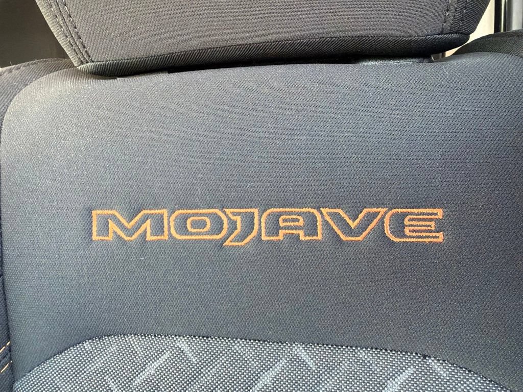 Used 2026 Jeep Gladiator Mojave AWD/4WD image 30