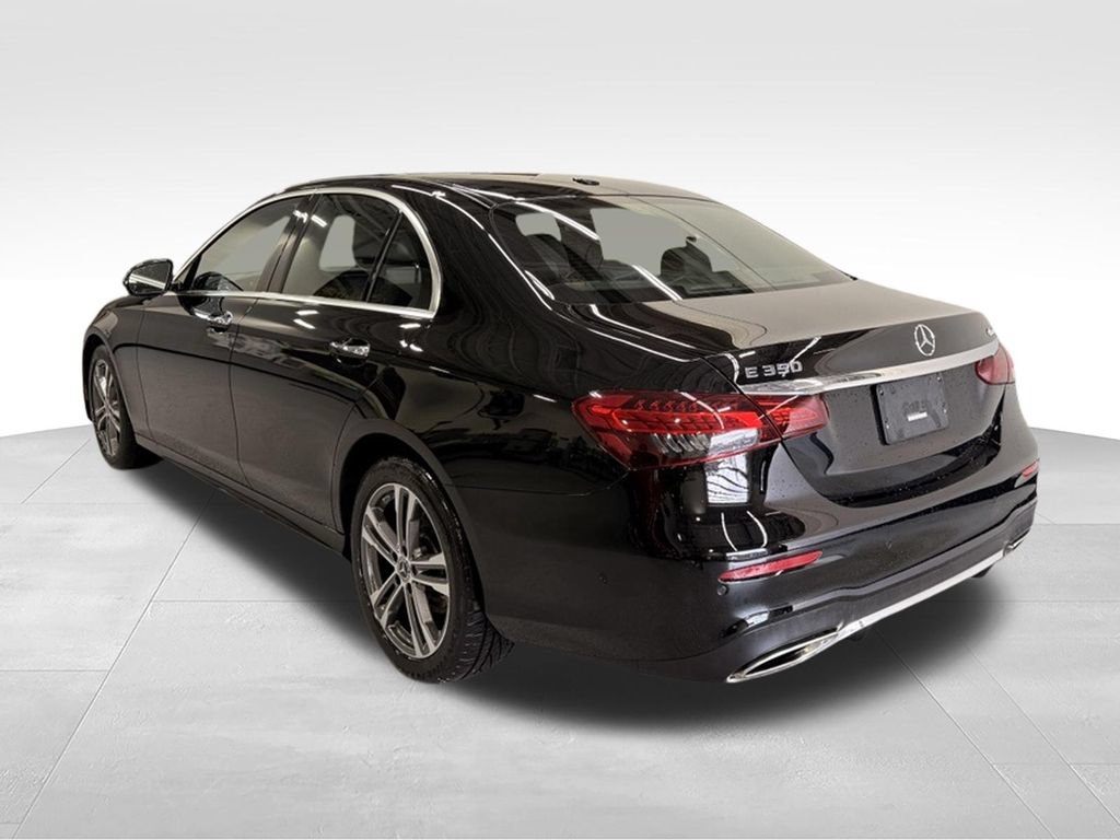 Used 2023 Mercedes-Benz E 350 4MATIC Sedan image 3
