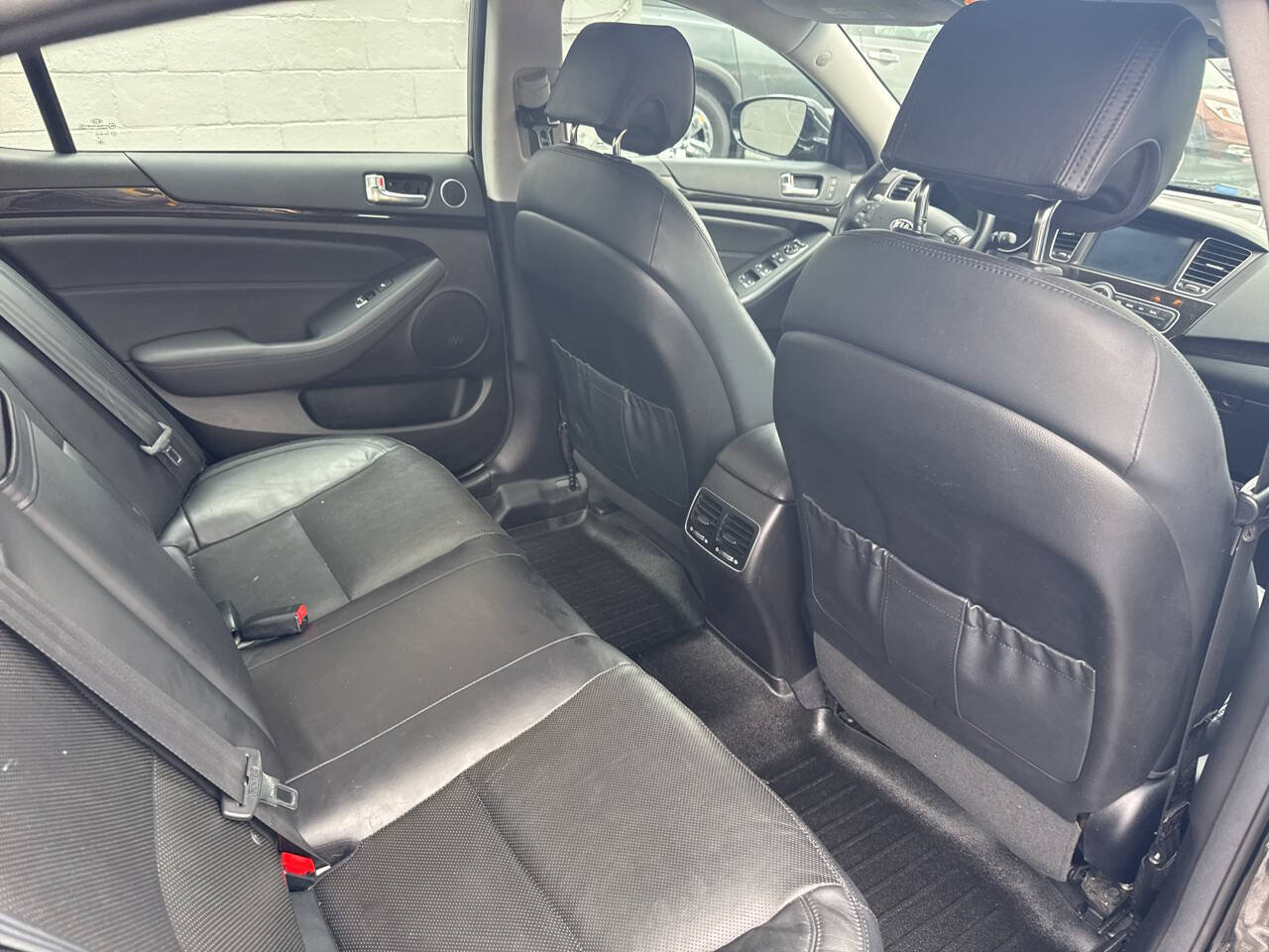 Used 2015 Kia Cadenza Premium w/ Technology Package FWD image 22