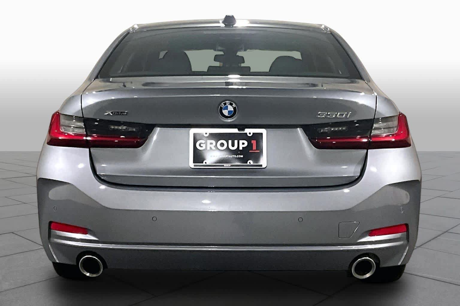 Used 2023 BMW 330i xDrive Sedan w/ Driving Assistance Package AWD/4WD image 4