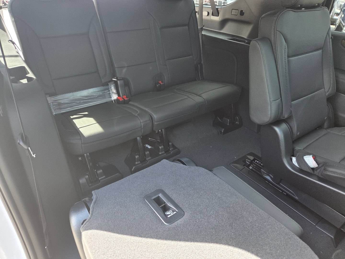 New 2026 GMC Yukon XL Denali w/ Denali Reserve Package AWD/4WD image 25
