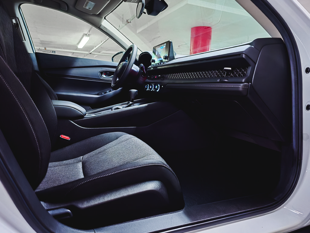 Used 2025 Honda Accord SE image 32