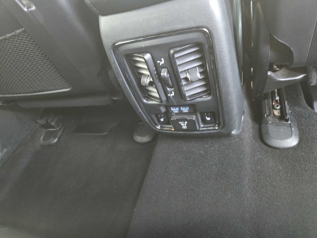 Used 2020 Jeep Grand Cherokee Limited w/ Luxury Group II image 33