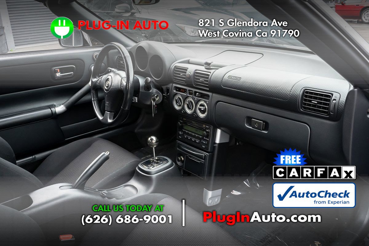 Used 2005 Toyota MR2 image 12