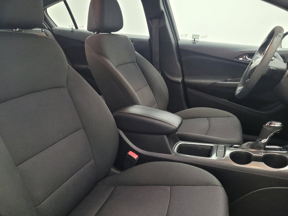 Used 2017 Chevrolet Cruze LT w/ Convenience Package image 21