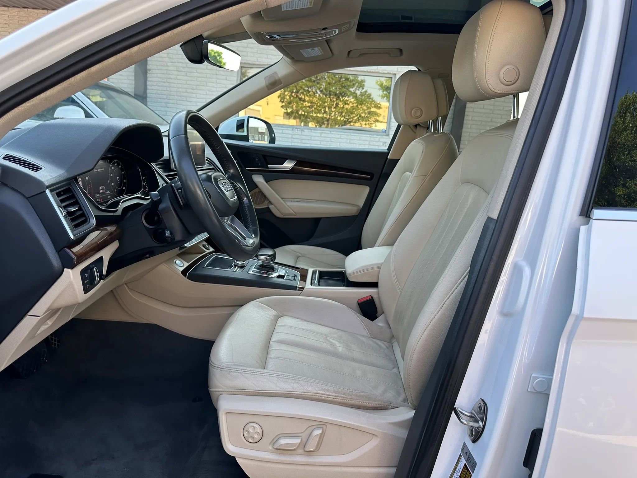 Used 2018 Audi Q5 2.0T Premium Plus AWD/4WD image 14