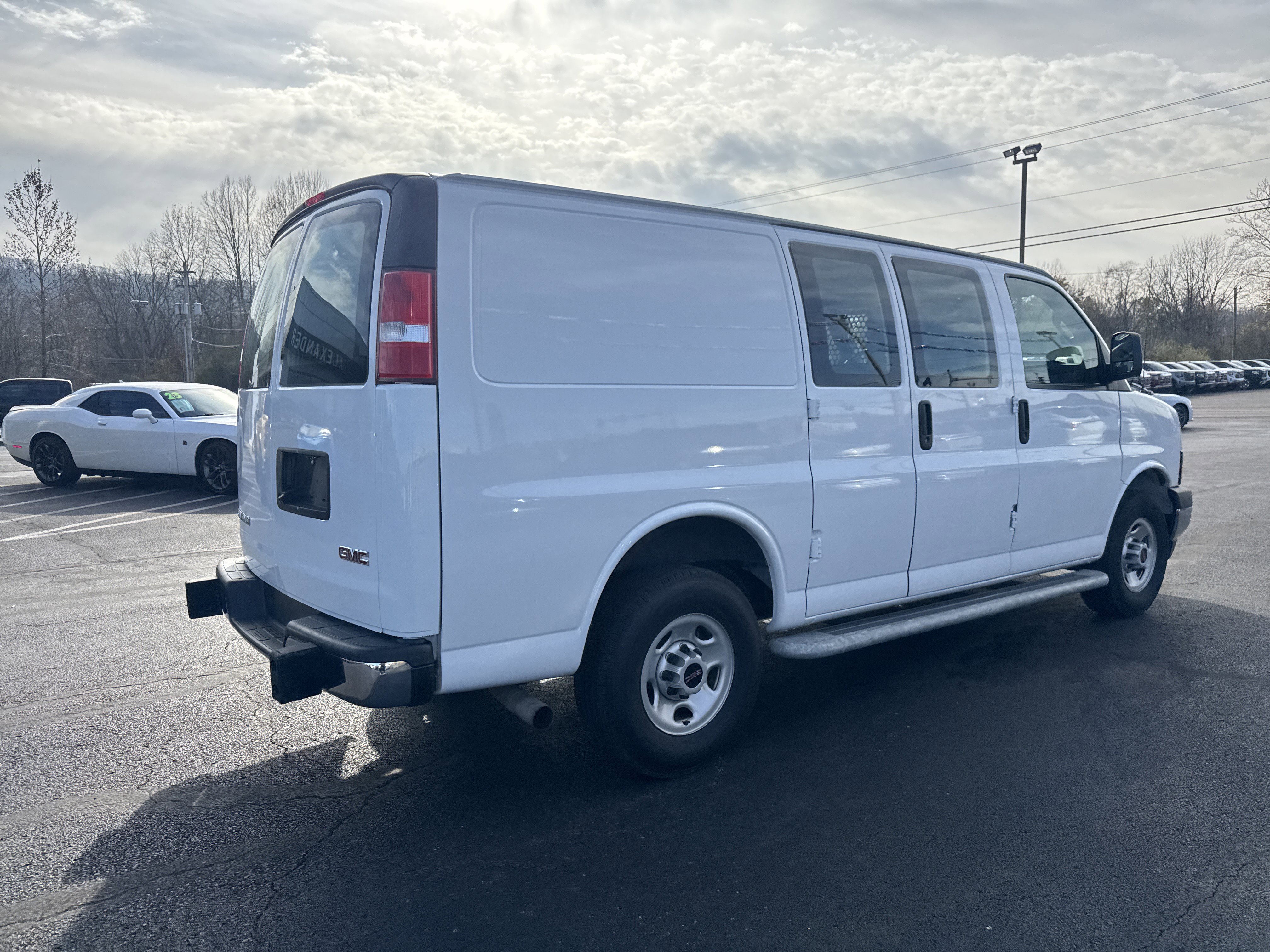 Used 2023 GMC Savana 2500 w/ Driver Convenience Package image 3