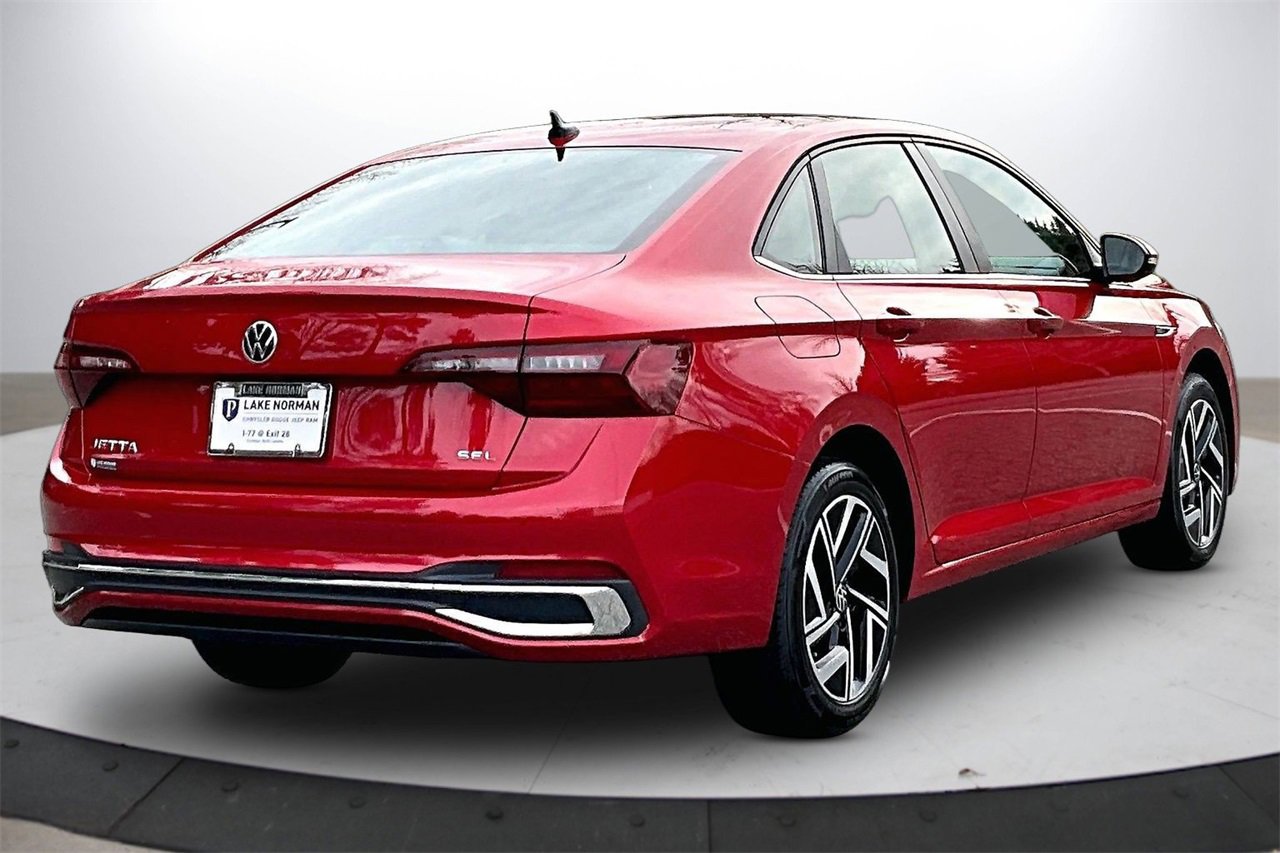 Used 2022 Volkswagen Jetta SEL image 9