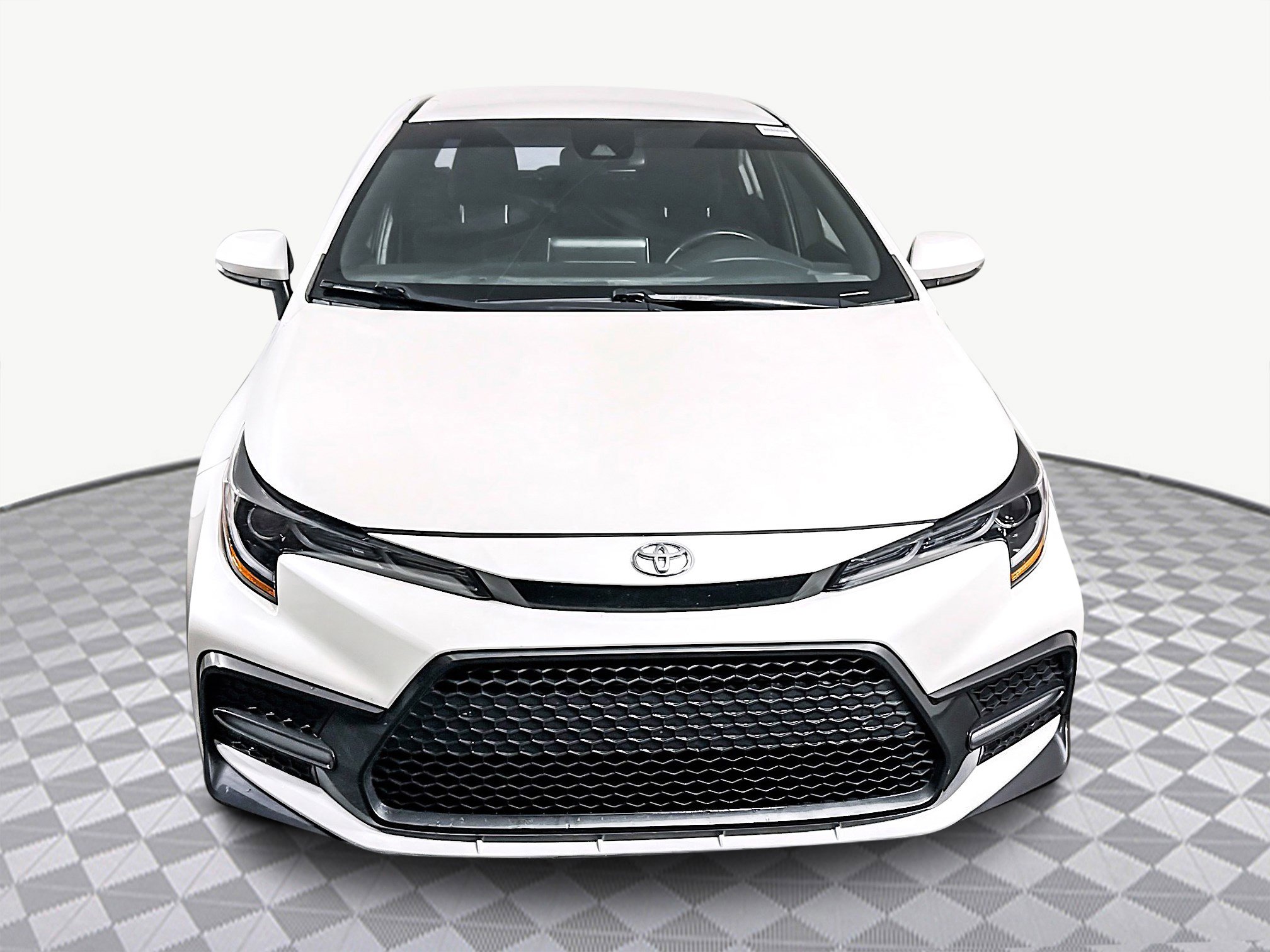 Used 2020 Toyota Corolla SE image 2