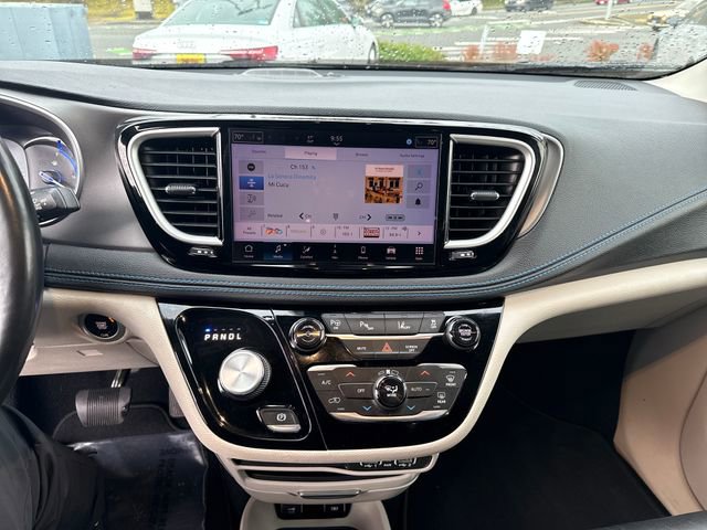 Used 2021 Chrysler Pacifica Touring-L image 24