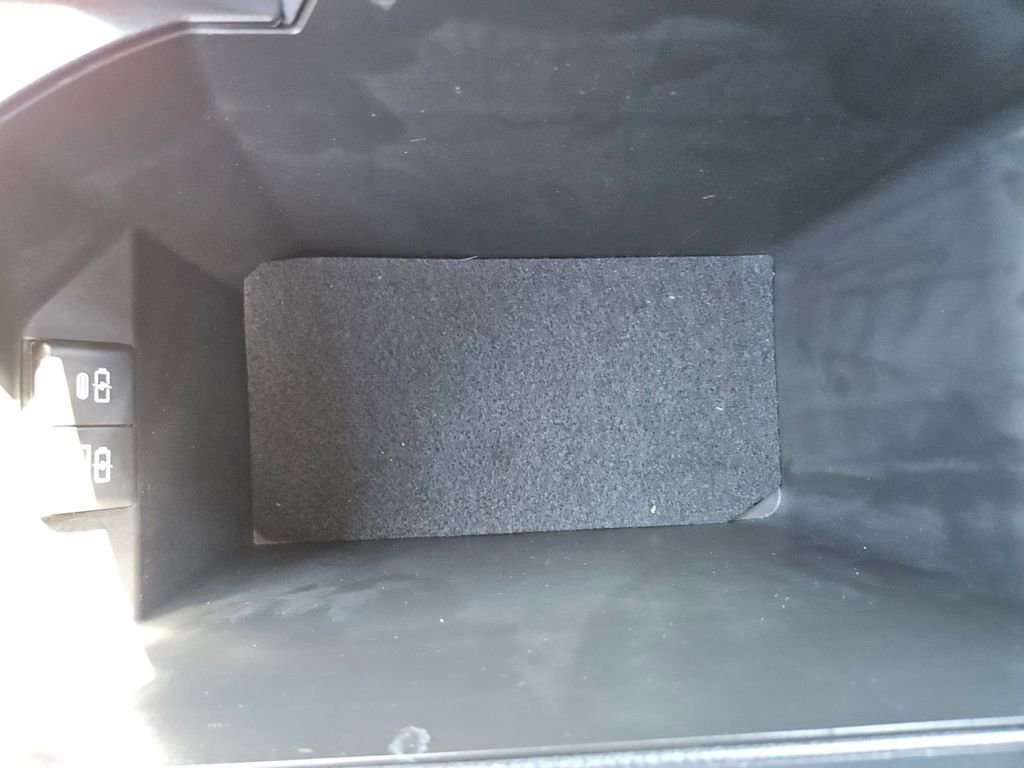 Used 2024 Toyota Camry SE image 28