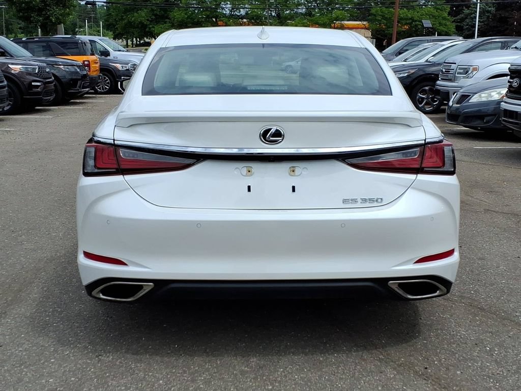 Used 2024 Lexus ES 350 w/ Premium Package FWD image 4