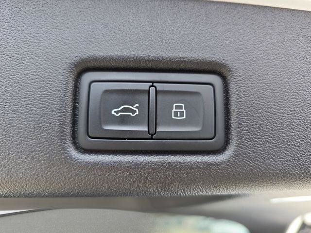 Certified 2025 Audi Q5 Premium w/ Convenience Package AWD/4WD image 16