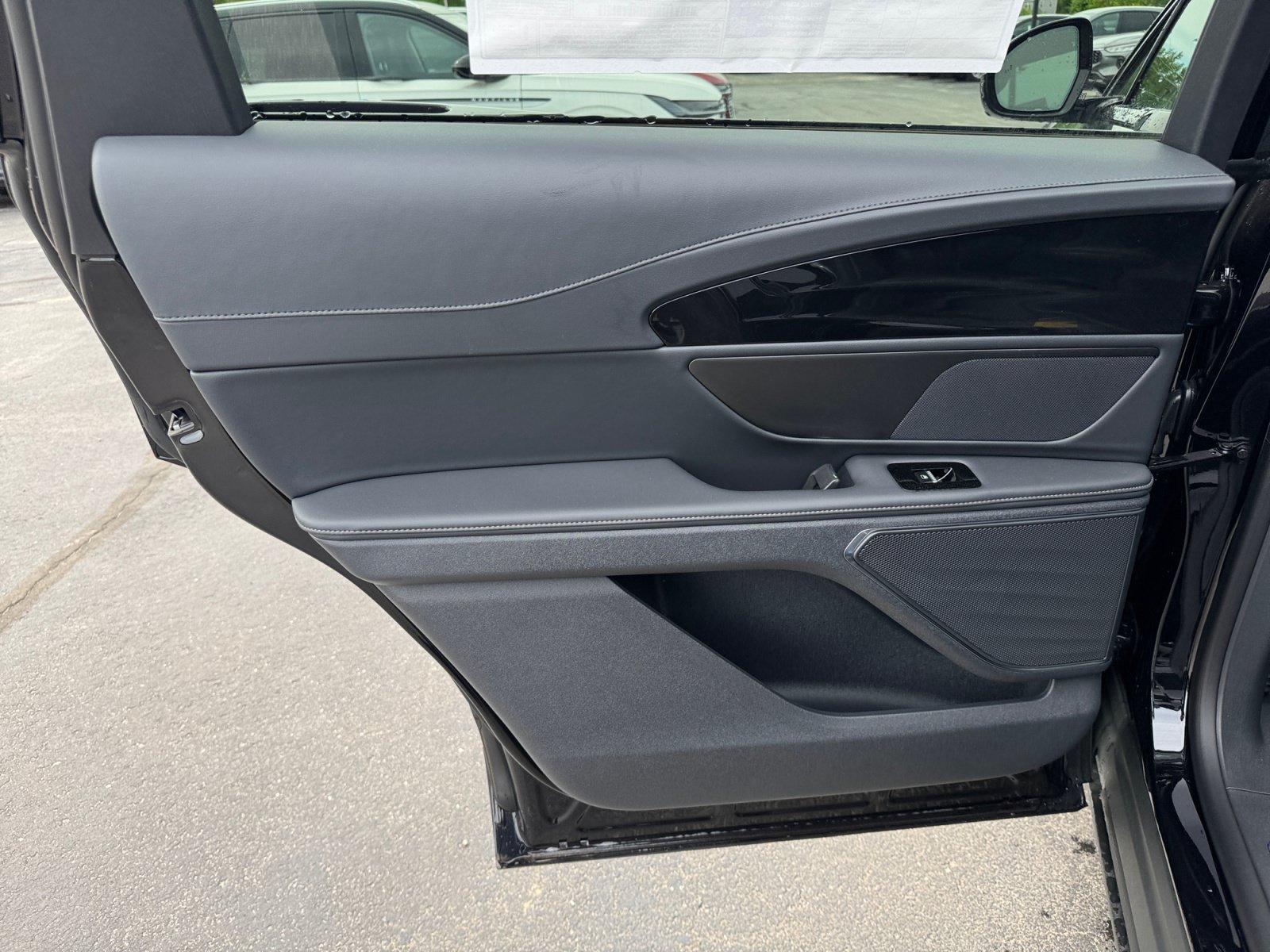 New 2026 Lincoln Nautilus Premier AWD/4WD image 25