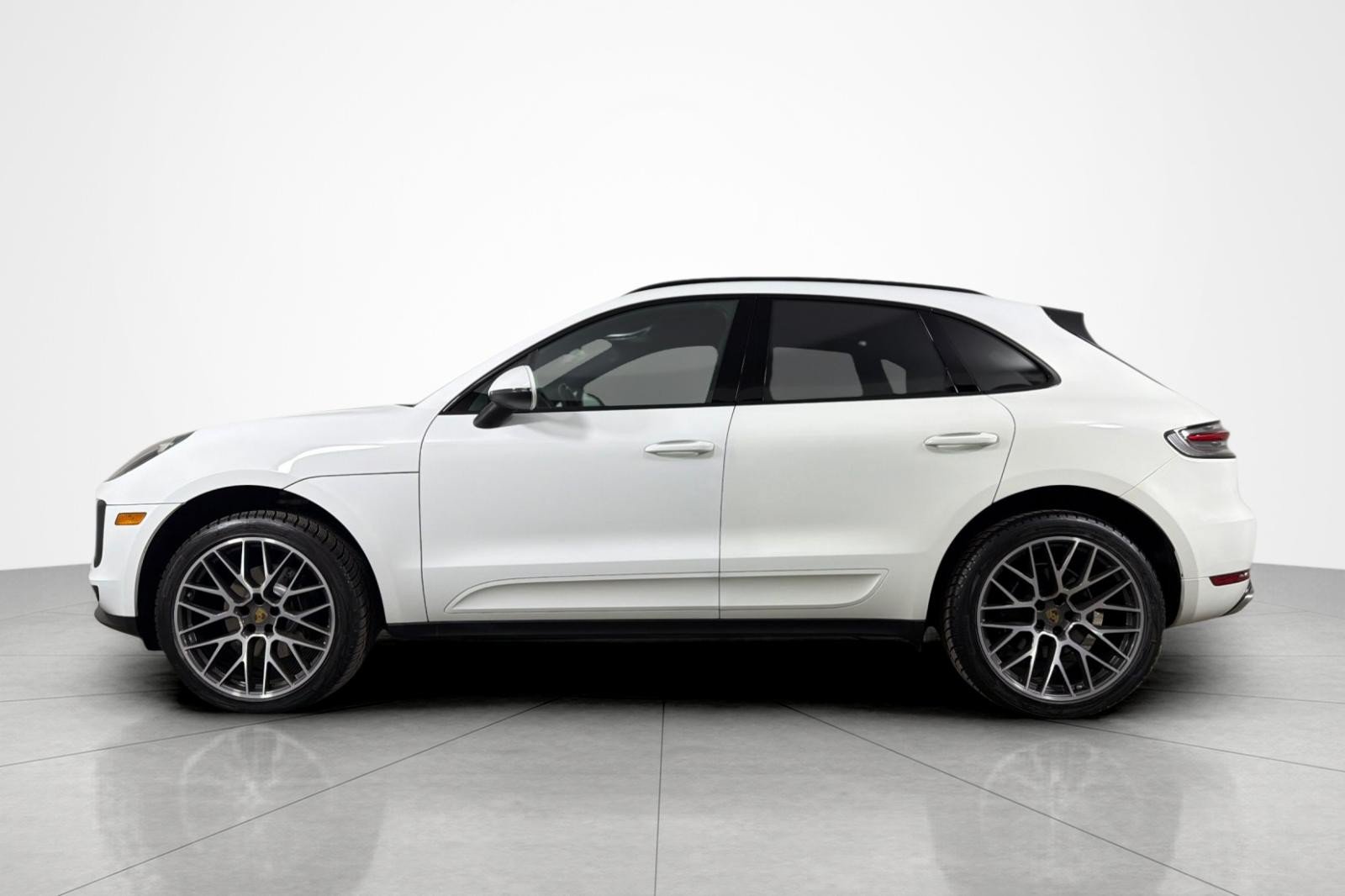 Used 2020 Porsche Macan AWD/4WD image 2