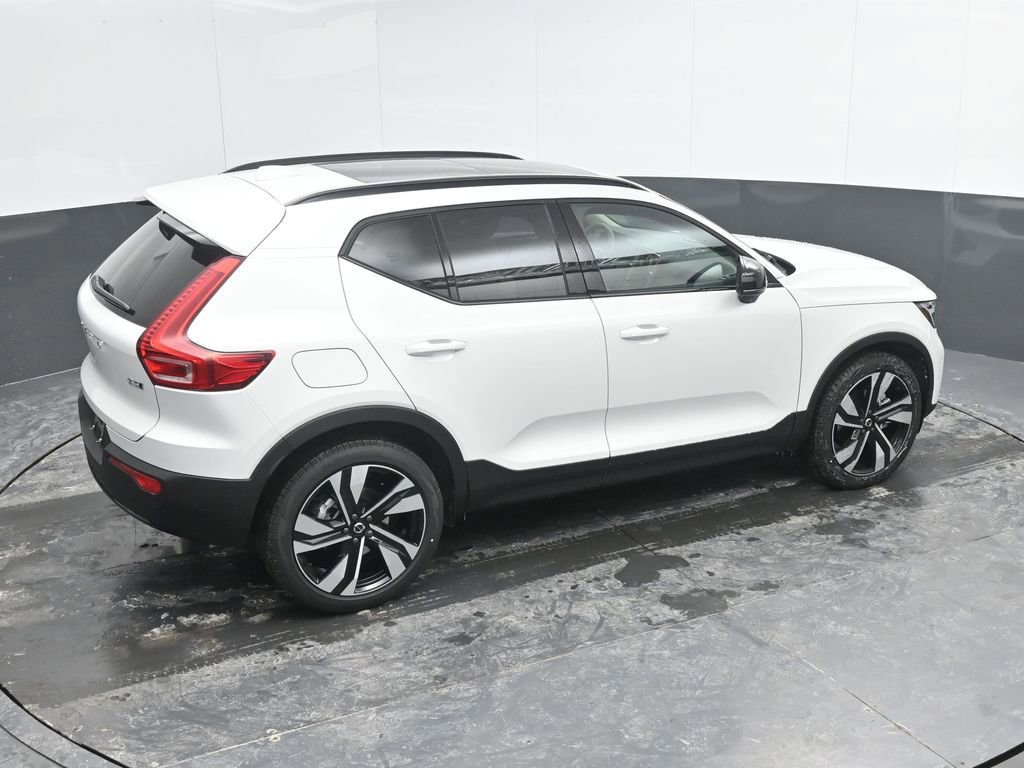 New 2026 Volvo XC40 B5 Ultra w/ Protection Package Premier image 30