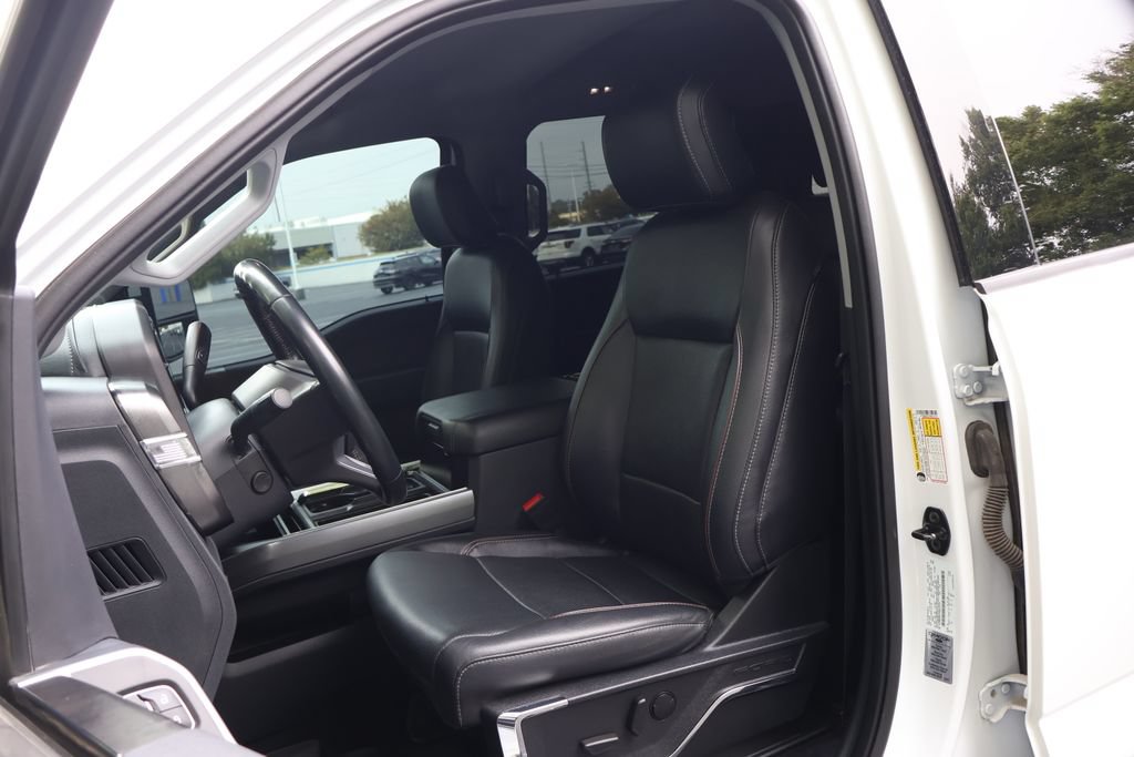 Used 2023 Ford F250 Lariat w/ Sport Appearance Package AWD/4WD image 38