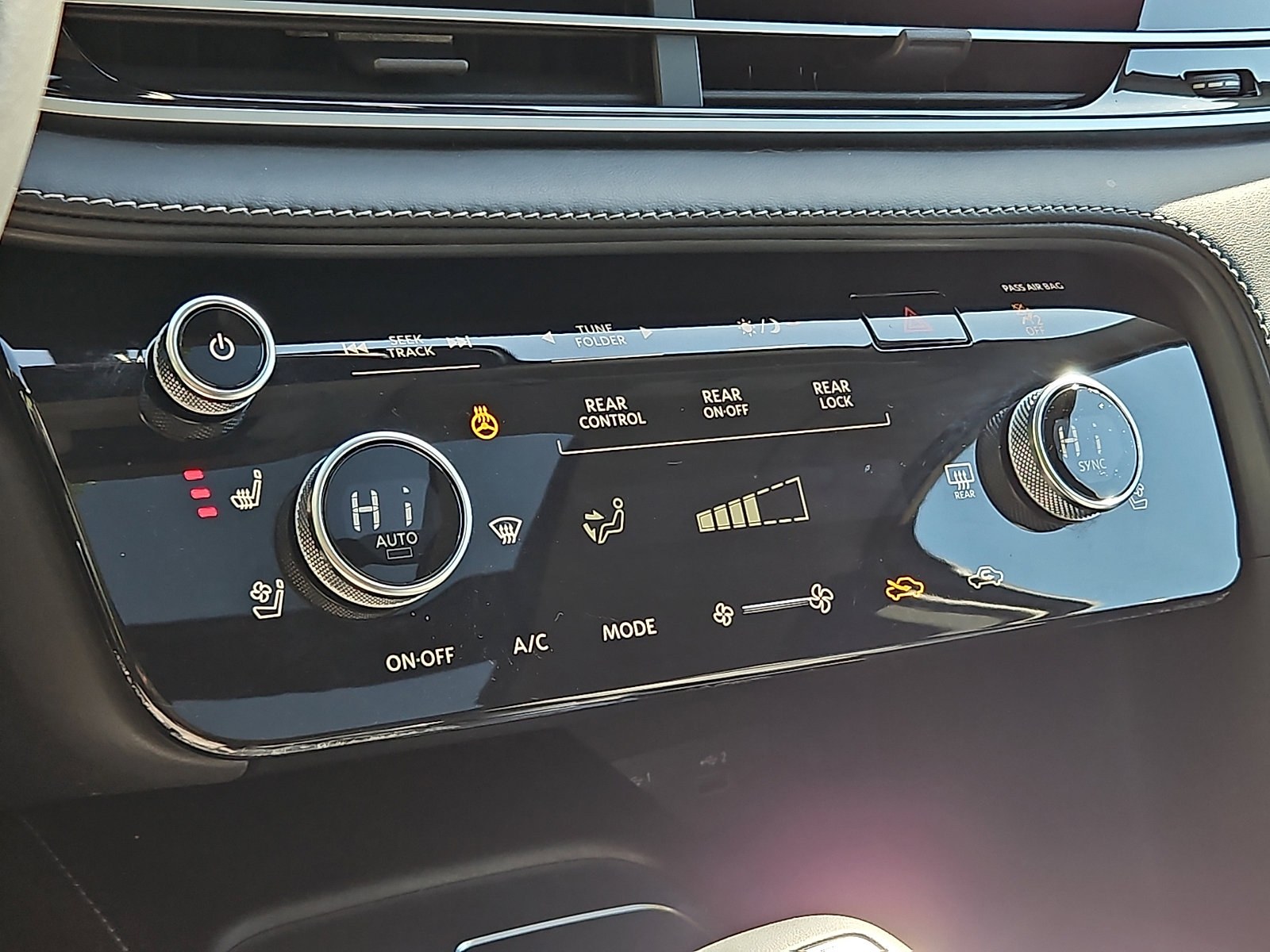 Used 2023 INFINITI QX60 Luxe w/ Performance Audio Package AWD/4WD image 16