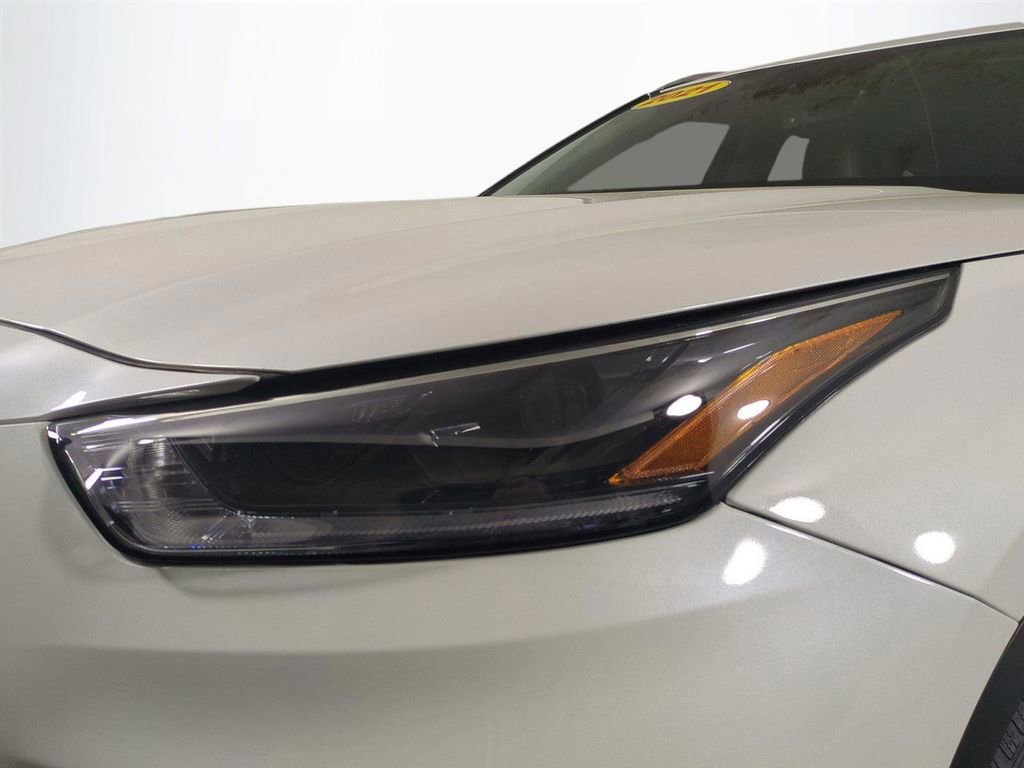 Used 2021 Toyota Highlander XLE image 10