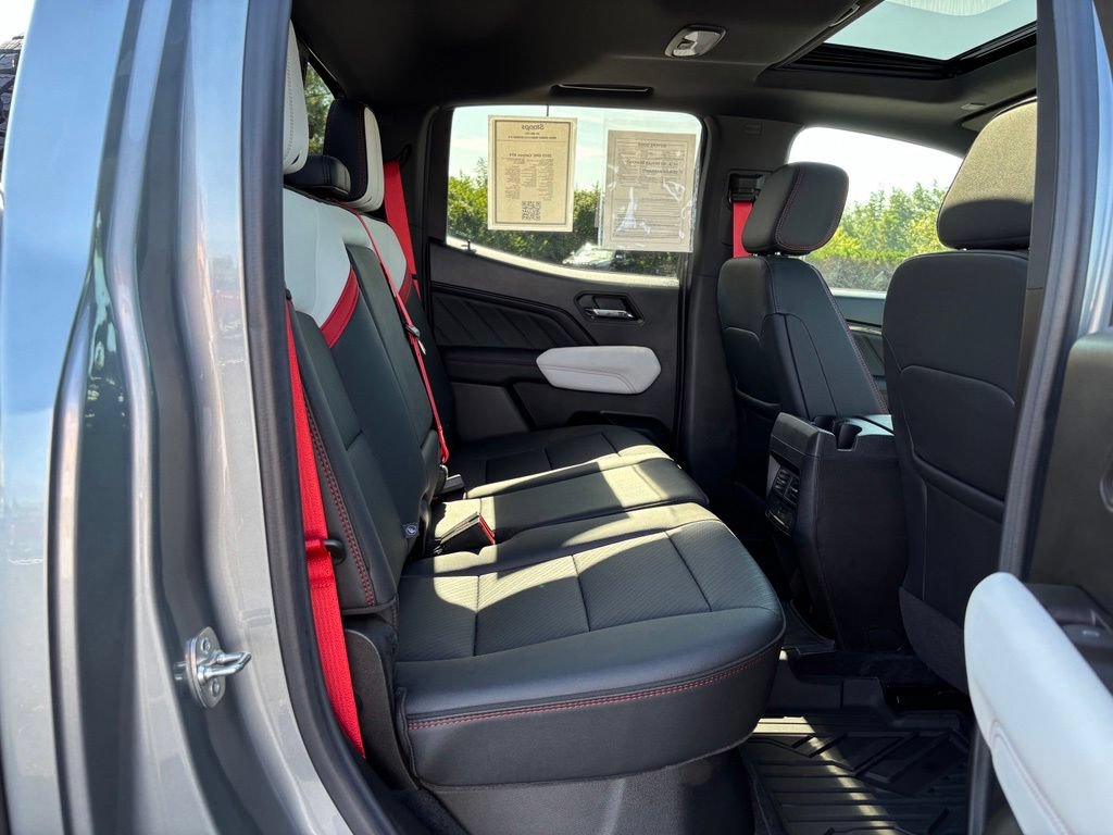 Used 2025 GMC Canyon AT4 w/ AT4X AEV Edition AWD/4WD image 22
