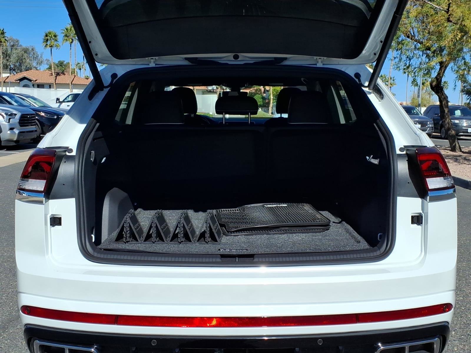 Certified 2025 Volkswagen Atlas Cross Sport SEL Premium R-Line image 17