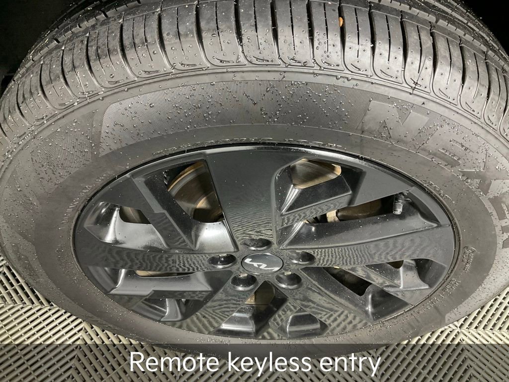 Certified 2023 Kia Sorento S w/ Panoramic Sunroof Package image 10