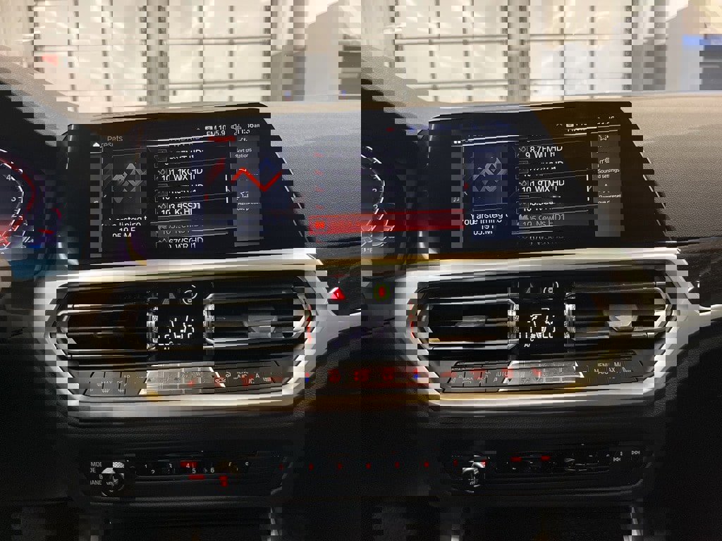 Used 2020 BMW 330i xDrive Sedan w/ Premium Package image 20