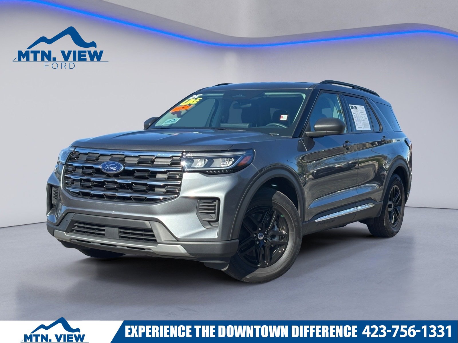 Used 2025 Ford Explorer Active image 1