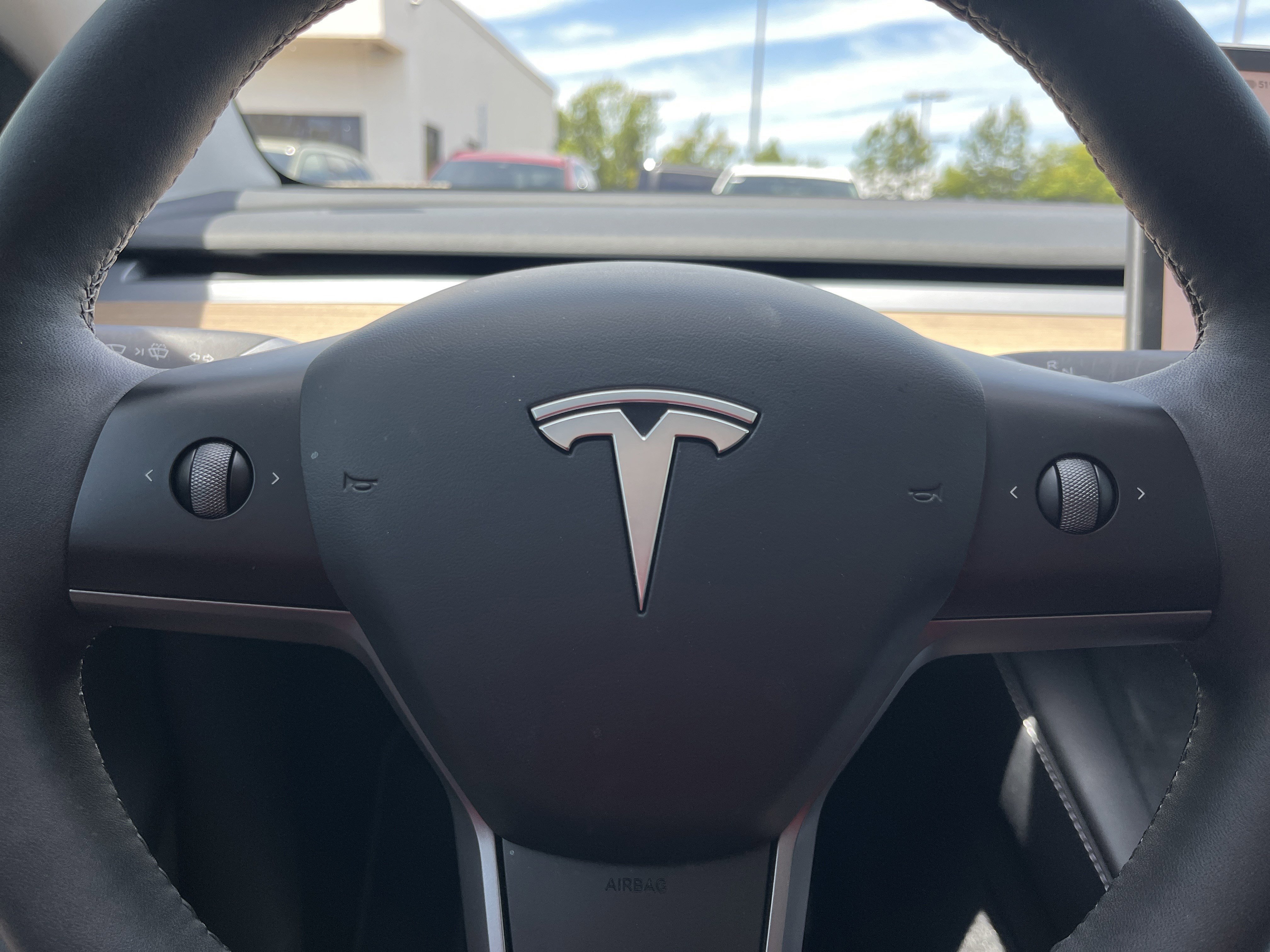 Used 2024 Tesla Model Y Long Range AWD/4WD image 10