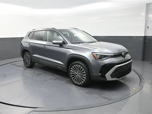 Used 2026 Volkswagen Taos SE FWD image 10
