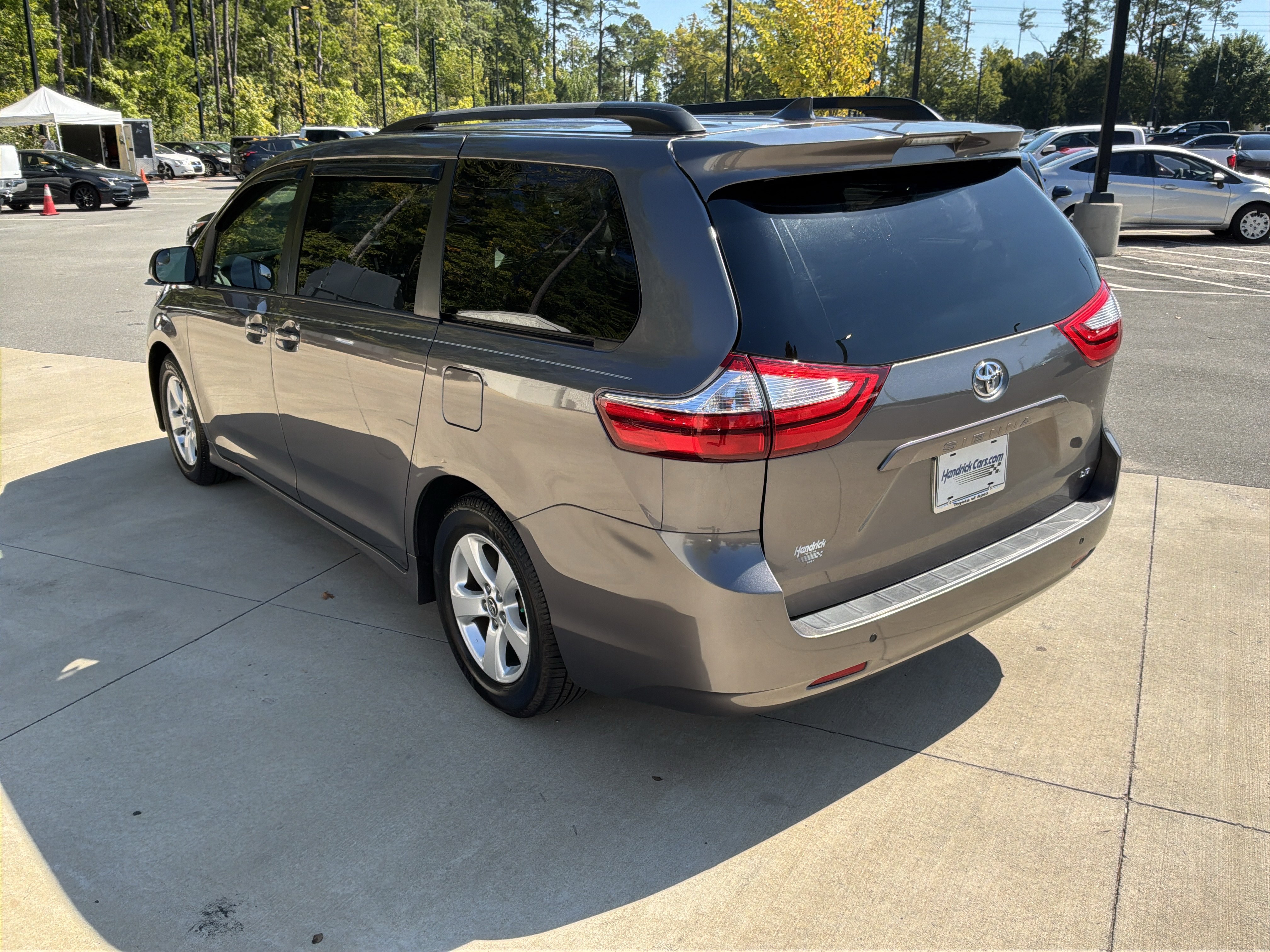 Used 2019 Toyota Sienna LE FWD image 8