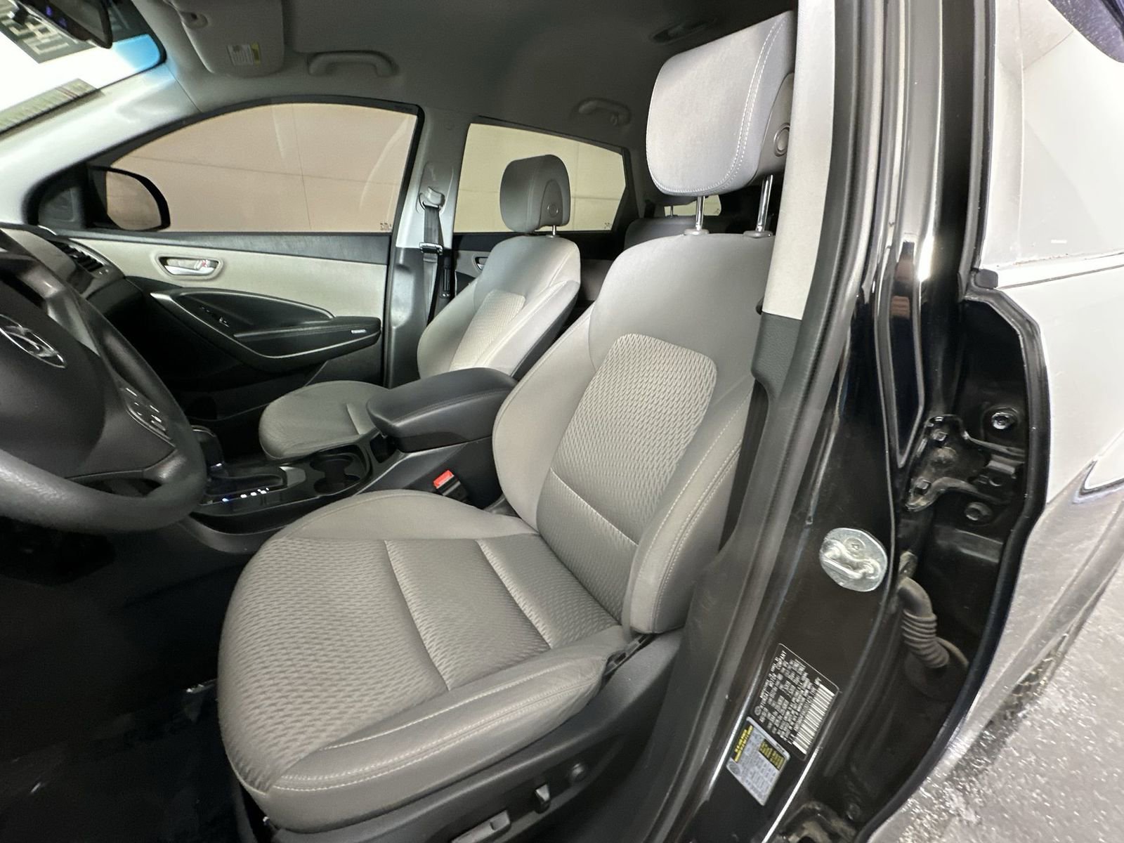 Used 2019 Hyundai Santa Fe XL SE image 16