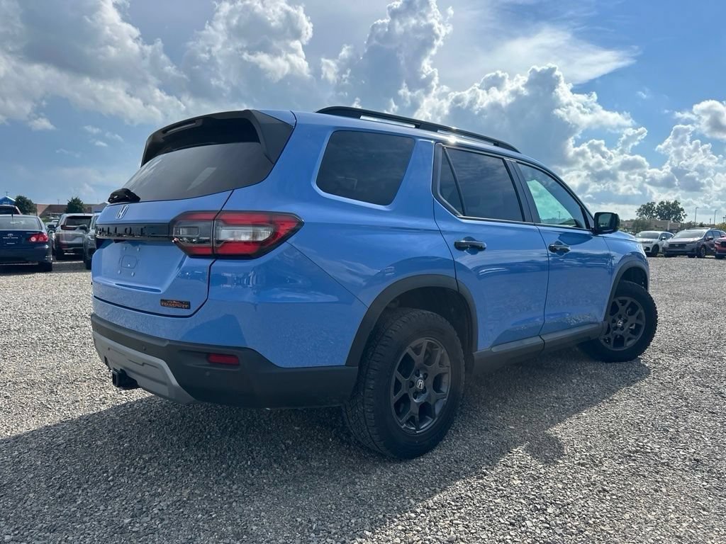 Used 2025 Honda Pilot TrailSport image 15