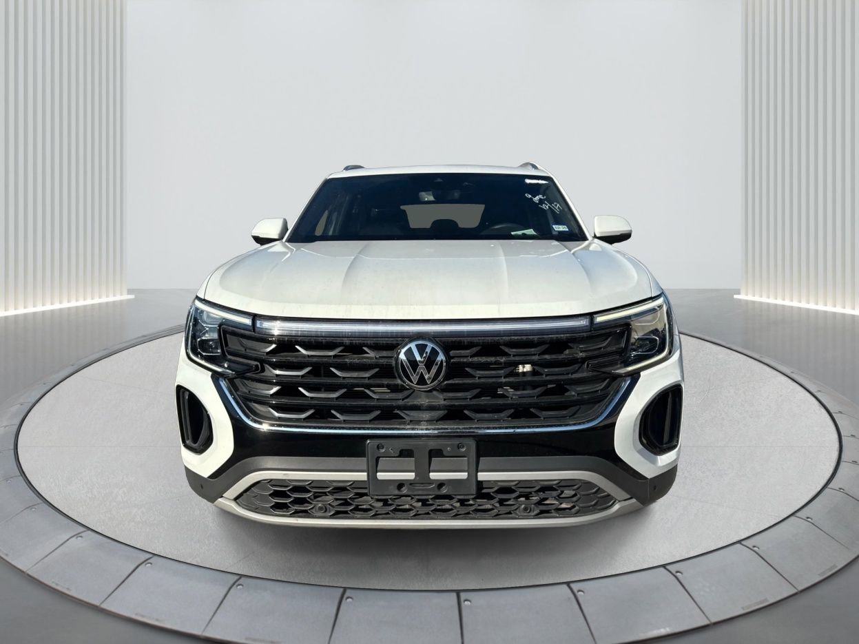 Used 2024 Volkswagen Atlas Cross Sport SE w/ Panoramic Sunroof Package video 2