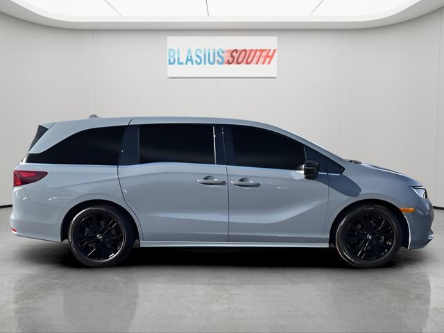 Used 2024 Honda Odyssey Sport image 2