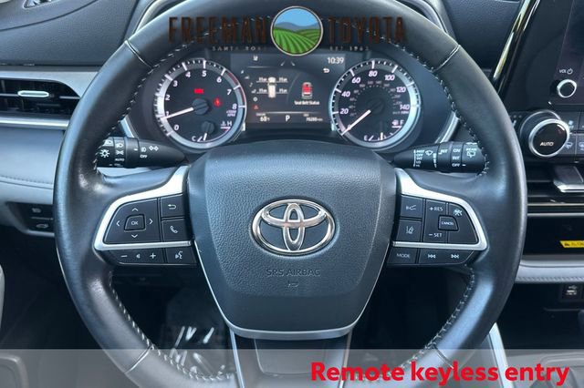 Used 2023 Toyota Highlander XLE AWD/4WD image 31