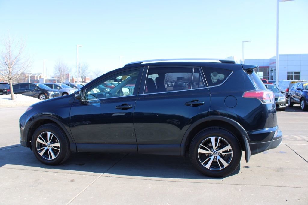 Used 2018 Toyota RAV4 XLE image 4